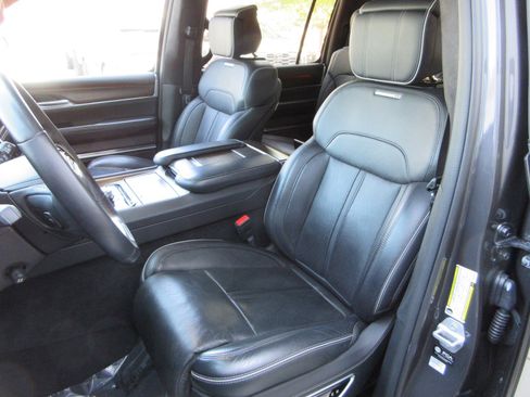 Used 2023 Jeep Grand Wagoneer Series II w/ Premium Group II AWD/4WD image 38
