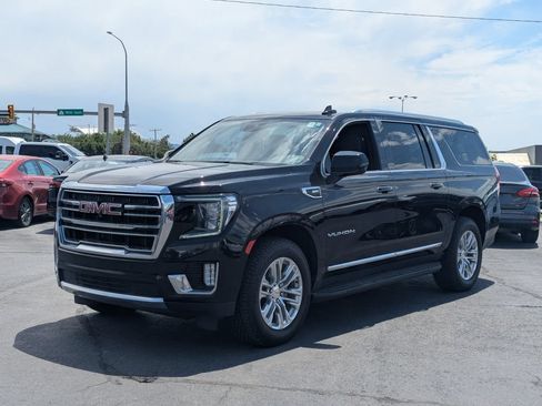 Used 2023 GMC Yukon XL SLT w/ SLT Premium Package AWD/4WD image 9