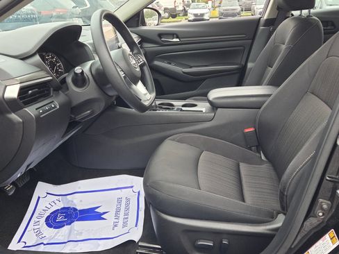Used 2025 Nissan Altima 2.5 SV FWD image 5
