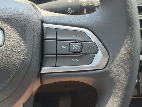 New 2026 Jeep Compass Latitude AWD/4WD image 22