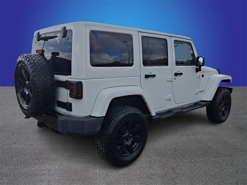 Used 2014 Jeep Wrangler Unlimited Sahara image 4