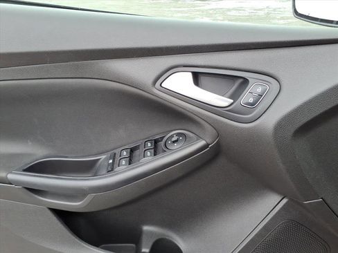 Used 2016 Ford Focus SE image 19