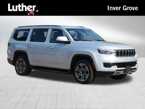 Used 2022 Jeep Wagoneer Series III w/ Flexible Seating Group AWD/4WD image 1
