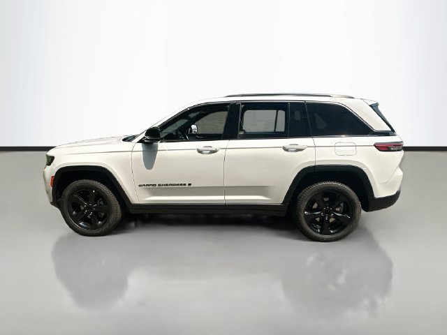 New 2026 Jeep Grand Cherokee Limited w/ Limited Altitude Package AWD/4WD image 8