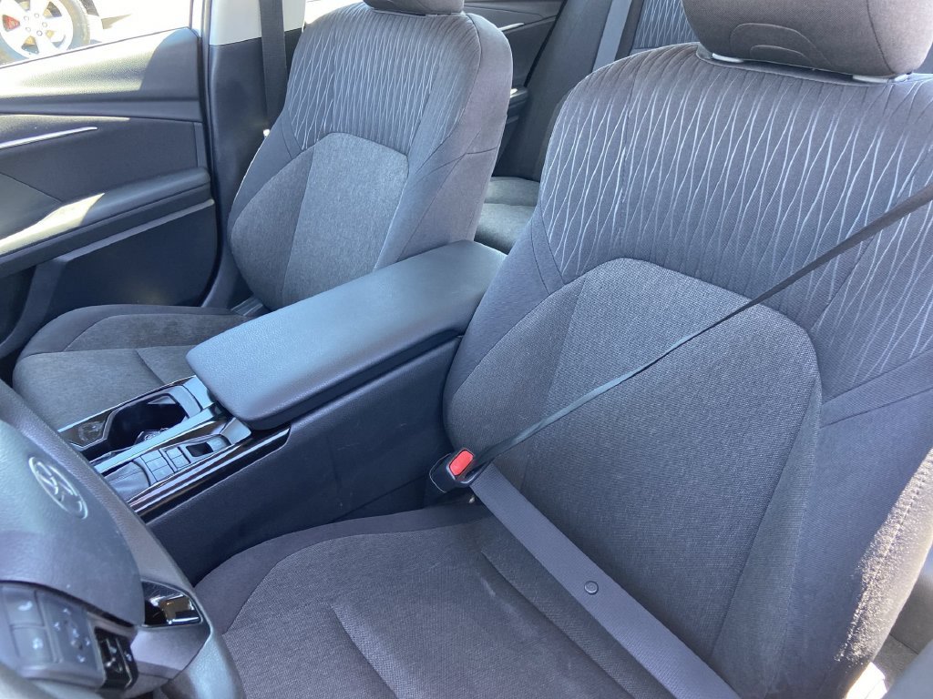Used 2025 Toyota Camry LE FWD image 14
