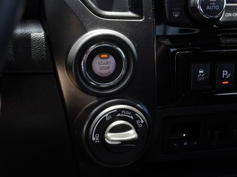 Used 2024 Nissan Titan PRO-4X w/ Pro-4x Convenience Package AWD/4WD image 27