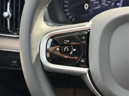 New 2026 Volvo XC90 B6 Plus w/ Protection Package Premier AWD/4WD image 8
