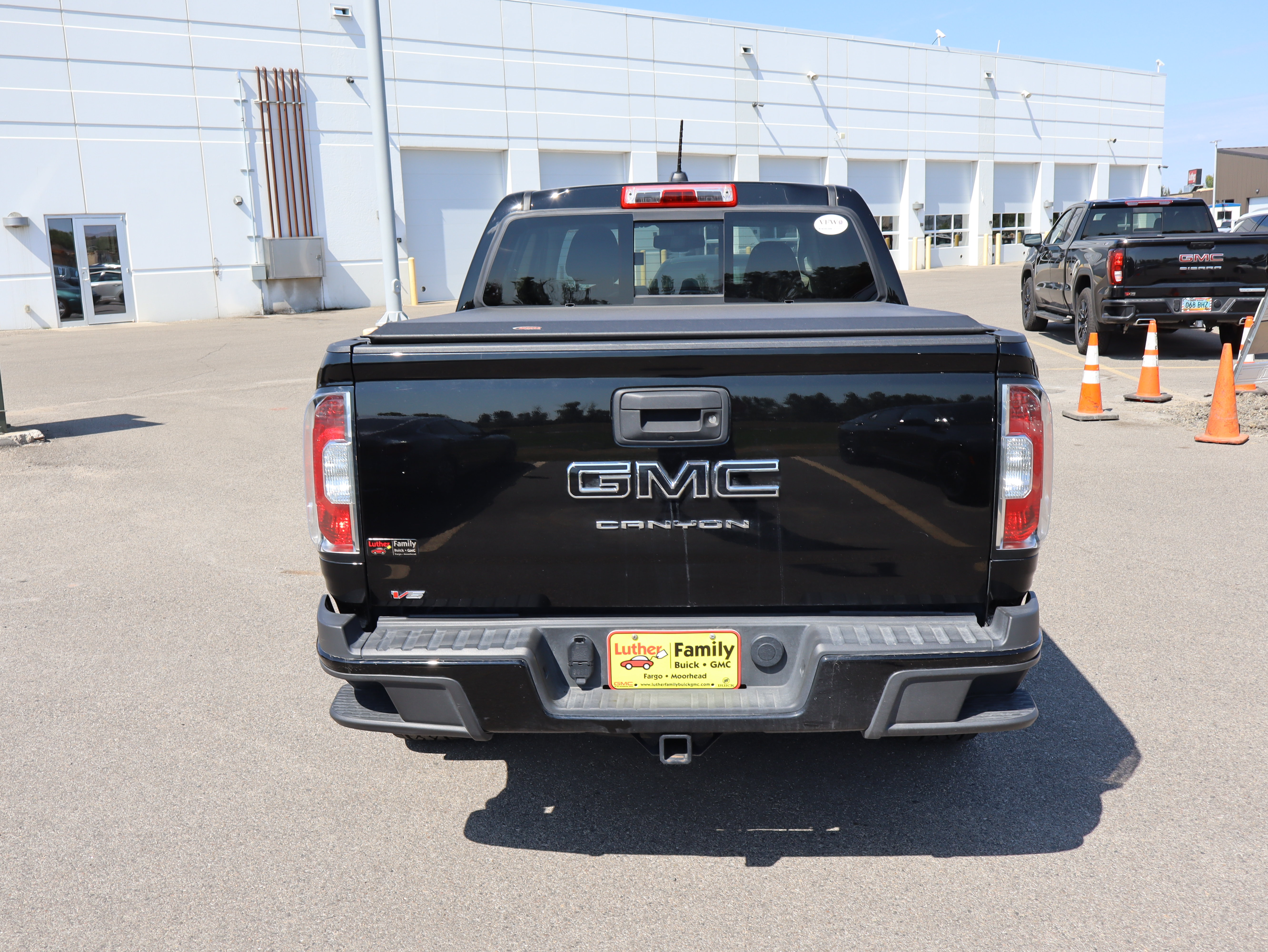 Used 2022 GMC Canyon Elevation w/ Elevation Premium Package AWD/4WD image 5