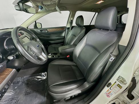 Used 2017 Subaru Outback 3.6R Limited image 28