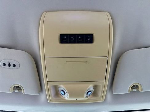 Used 2008 Chrysler Town & Country Touring image 16