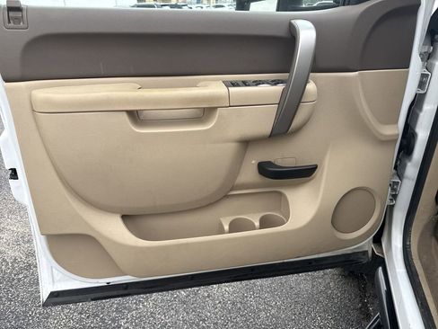 Used 2013 Chevrolet Silverado 2500 LT w/ Interior Plus Package image 10