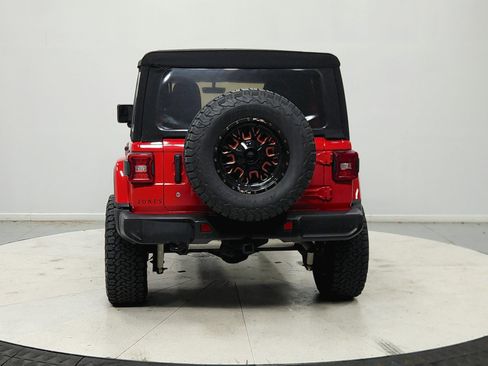 Used 2020 Jeep Wrangler Unlimited Sahara AWD/4WD image 7
