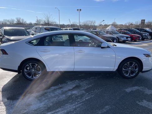 Certified 2023 Honda Accord EX image 4