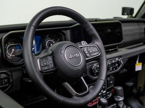 Used 2025 Jeep Wrangler Unlimited Rubicon 392 image 59