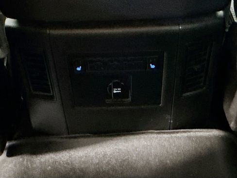 Used 2014 RAM 1500 Laramie image 19