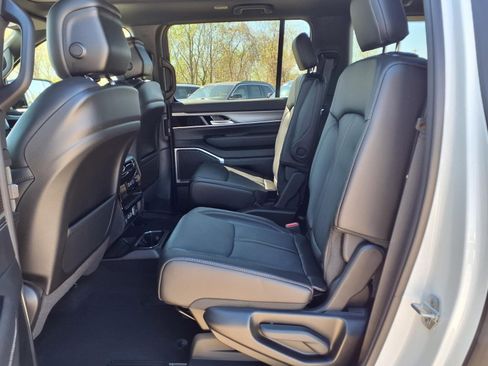 New 2026 Jeep Grand Wagoneer L 4WD image 7