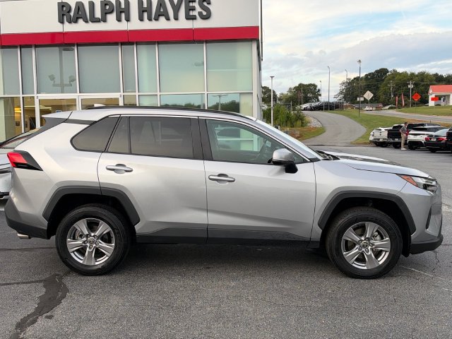 Used 2025 Toyota RAV4 XLE FWD image 2