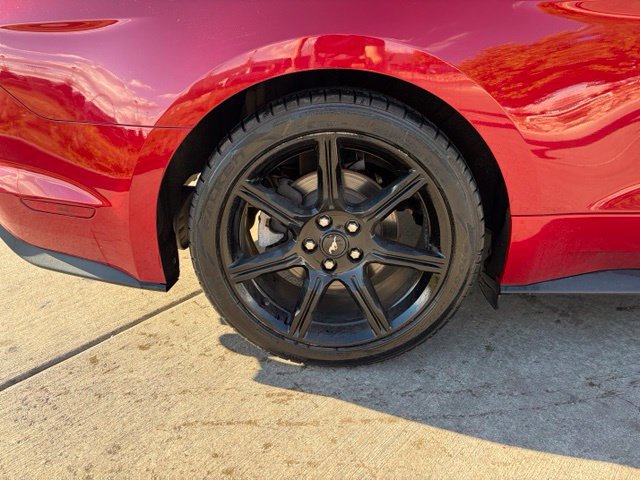 Used 2020 Ford Mustang Coupe w/ Black Accent Package RWD image 13