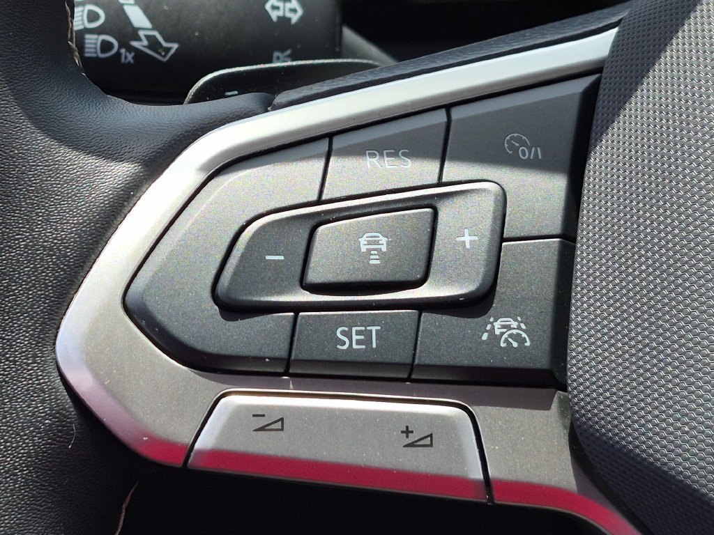 Used 2025 Volkswagen Atlas SE AWD/4WD image 20