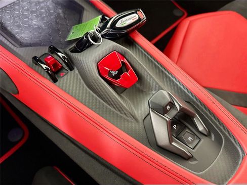 Used 2025 Lamborghini Revuelto AWD/4WD image 21
