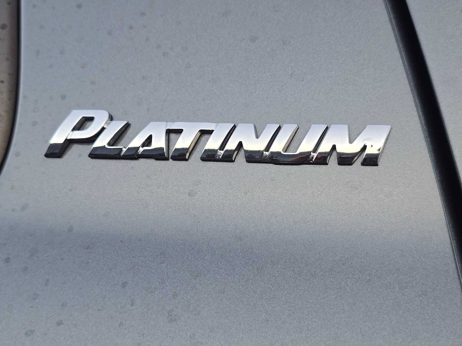 Used 2010 Toyota Sequoia Platinum AWD/4WD image 5