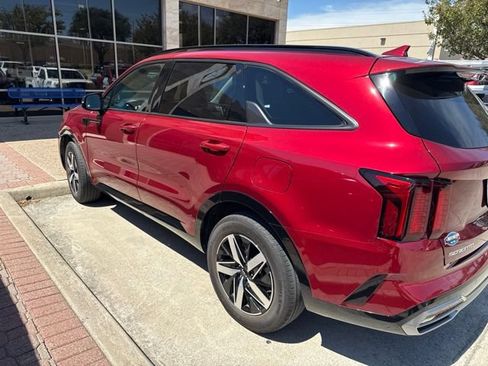 Certified 2023 Kia Sorento S w/ Panoramic Sunroof Package FWD image 6