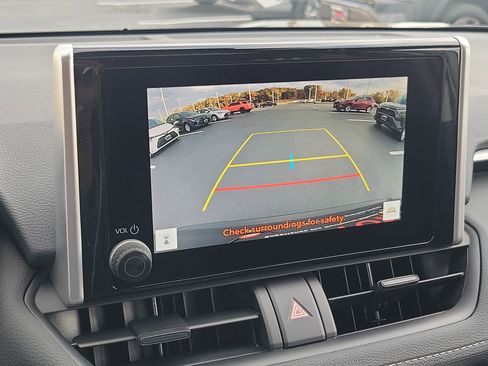 Used 2025 Toyota RAV4 XLE image 29