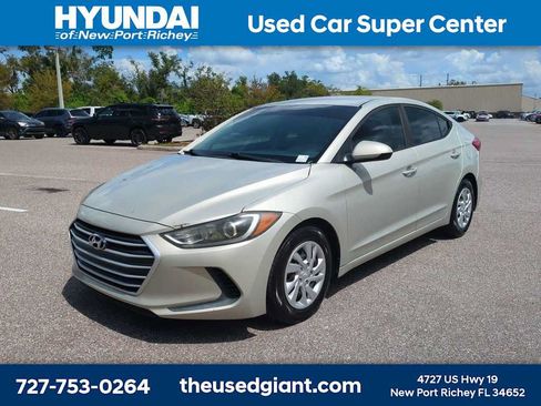 Used 2017 Hyundai Elantra SE FWD image 1