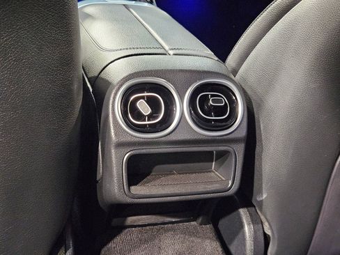 Used 2025 Mercedes-Benz C 300 Sedan image 37