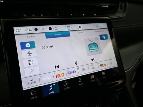 Used 2025 Jeep Grand Cherokee Limited image 22