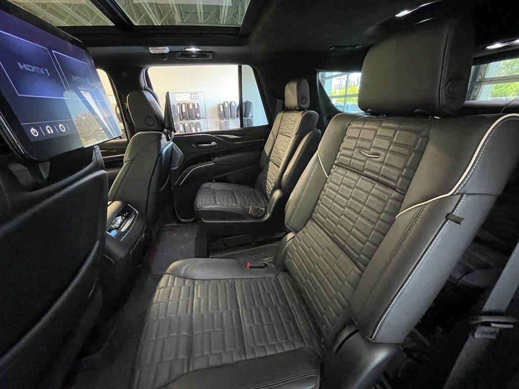 Used 2023 Cadillac Escalade Sport Platinum w/ LPO, ONYX Package AWD/4WD image 54