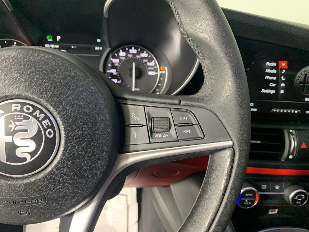 Used 2019 Alfa Romeo Giulia w/ Quick Order Package 22K Sport RWD image 19