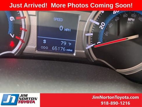 Used 2017 Toyota 4Runner SR5 AWD/4WD image 12