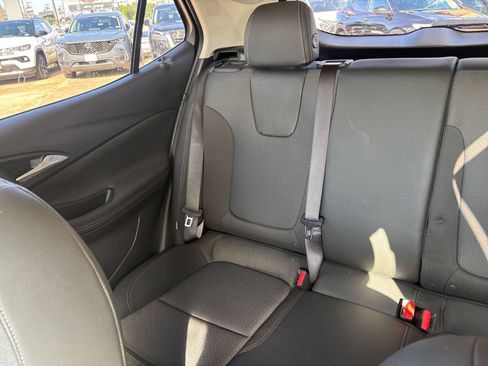 Used 2025 Buick Encore GX Preferred FWD image 38