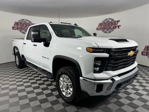 Used 2024 Chevrolet Silverado 3500 W/T w/ WT Convenience Package image 9