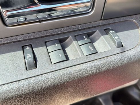 Used 2014 Ford F150 FX4 w/ Equipment Group 402A Luxury image 11