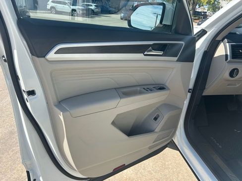 Used 2021 Volkswagen Atlas SE w/ Panoramic Sunroof Package image 50