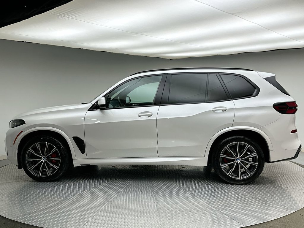 Used 2024 BMW X5 xDrive40i w/ M Sport Package AWD/4WD image 10