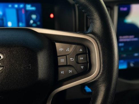 Used 2023 Ford Bronco Badlands image 27