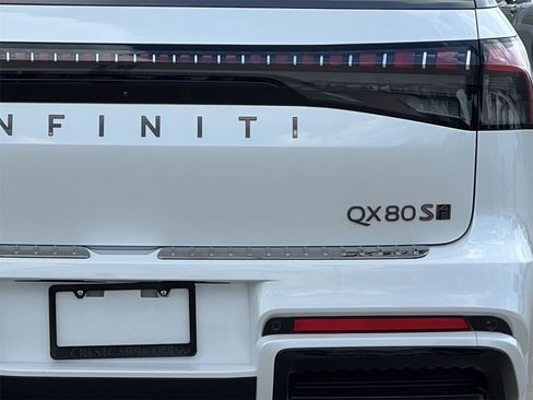 Used 2026 INFINITI QX80 4WD w/ Sport Exterior Package image 5