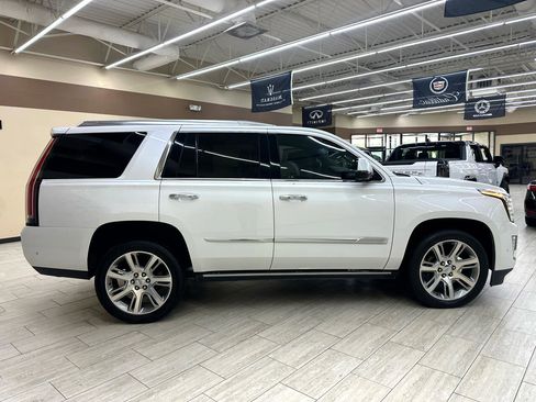 Used 2018 Cadillac Escalade Premium Luxury image 6