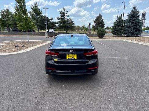 Used 2017 Hyundai Elantra SE FWD image 4