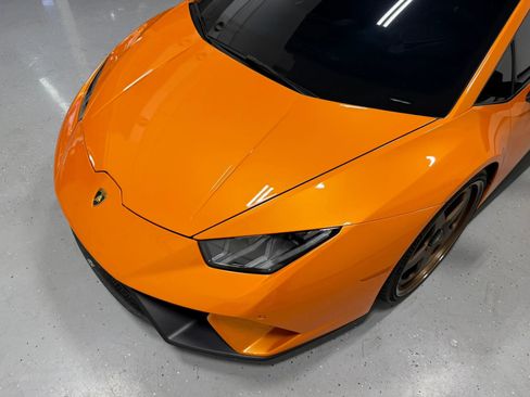 Used 2018 Lamborghini Huracan Performante AWD/4WD image 5