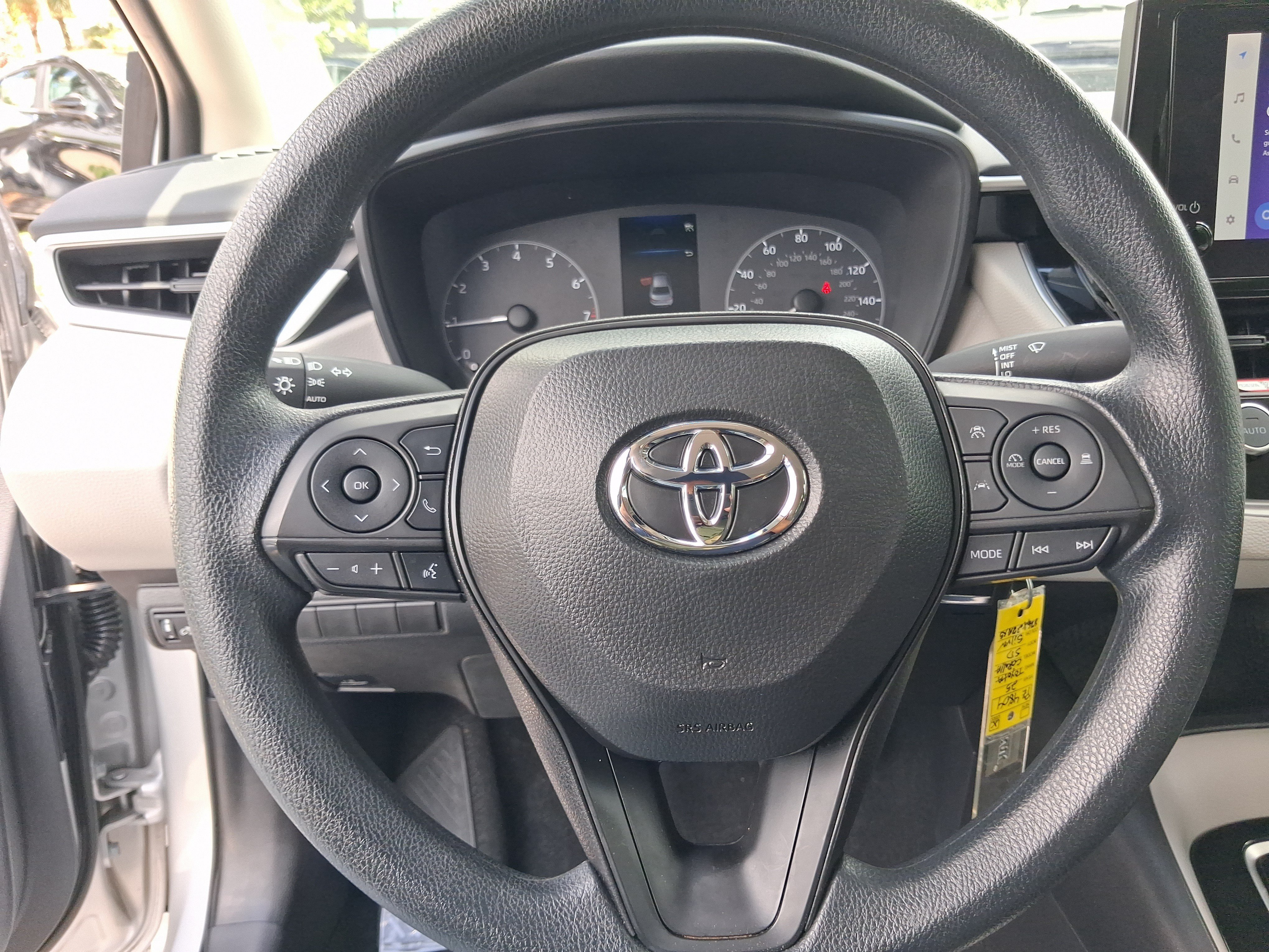 Used 2025 Toyota Corolla LE FWD image 11