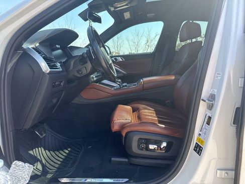 Used 2021 BMW X6 M50i w/ Executive Package image 10
