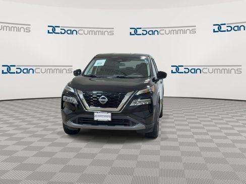 Used 2023 Nissan Rogue SV FWD image 3