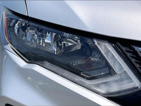 Used 2020 Nissan Rogue S FWD image 29