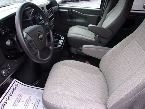 Used 2016 Chevrolet Express 3500 LT w/ LT Preferred Equipment Group image 13