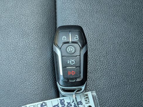 Used 2017 Ford Explorer XLT w/ Equipment Group 202A image 25