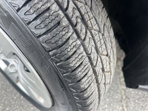 Used 2021 Toyota RAV4 LE image 28